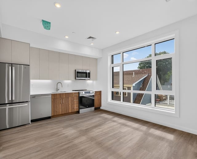 1-bed Condo at 13 Warwick St # 303, Somerville