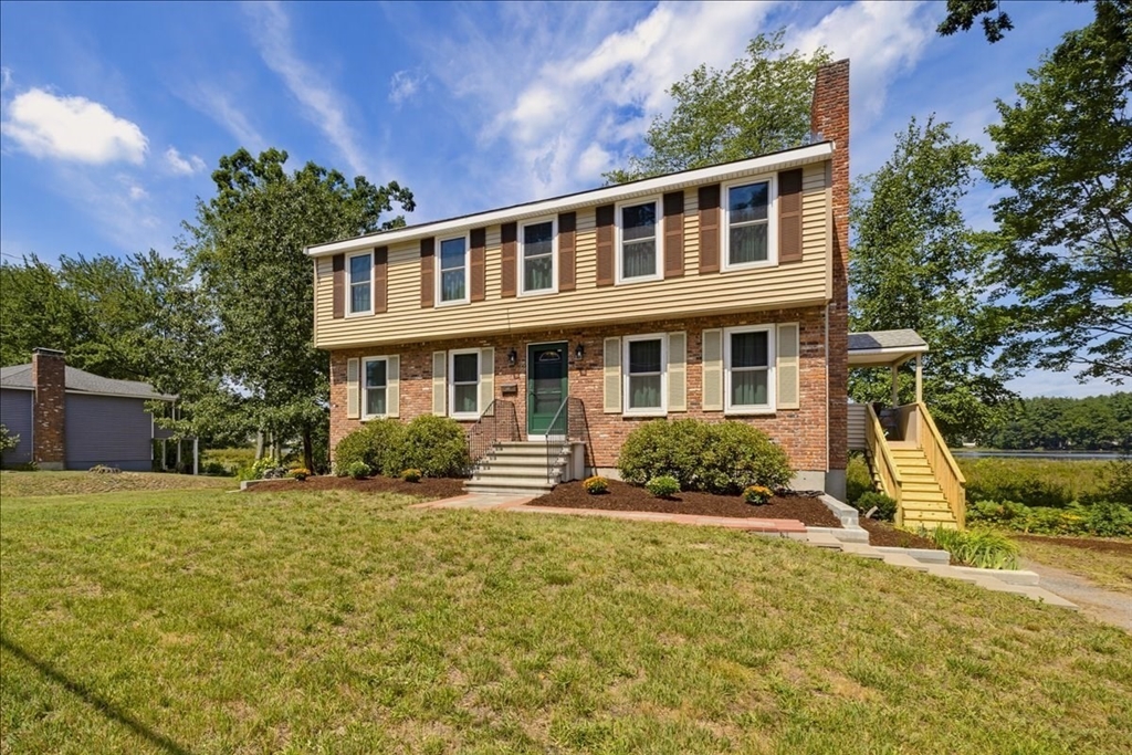 4-bed Single Family at 52 Sandy Pond Rd, Ayer