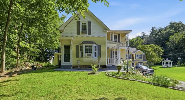 3-bed Single Family at 16 Allen Street, Northborough