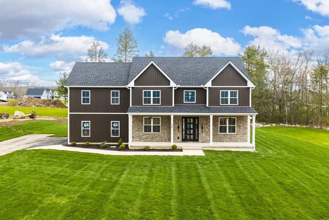 5-bed Single Family at 44 Balsam Hill, Ludlow
