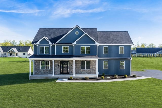 5-bed Single Family at 14 Balsam Hill Rd, Ludlow