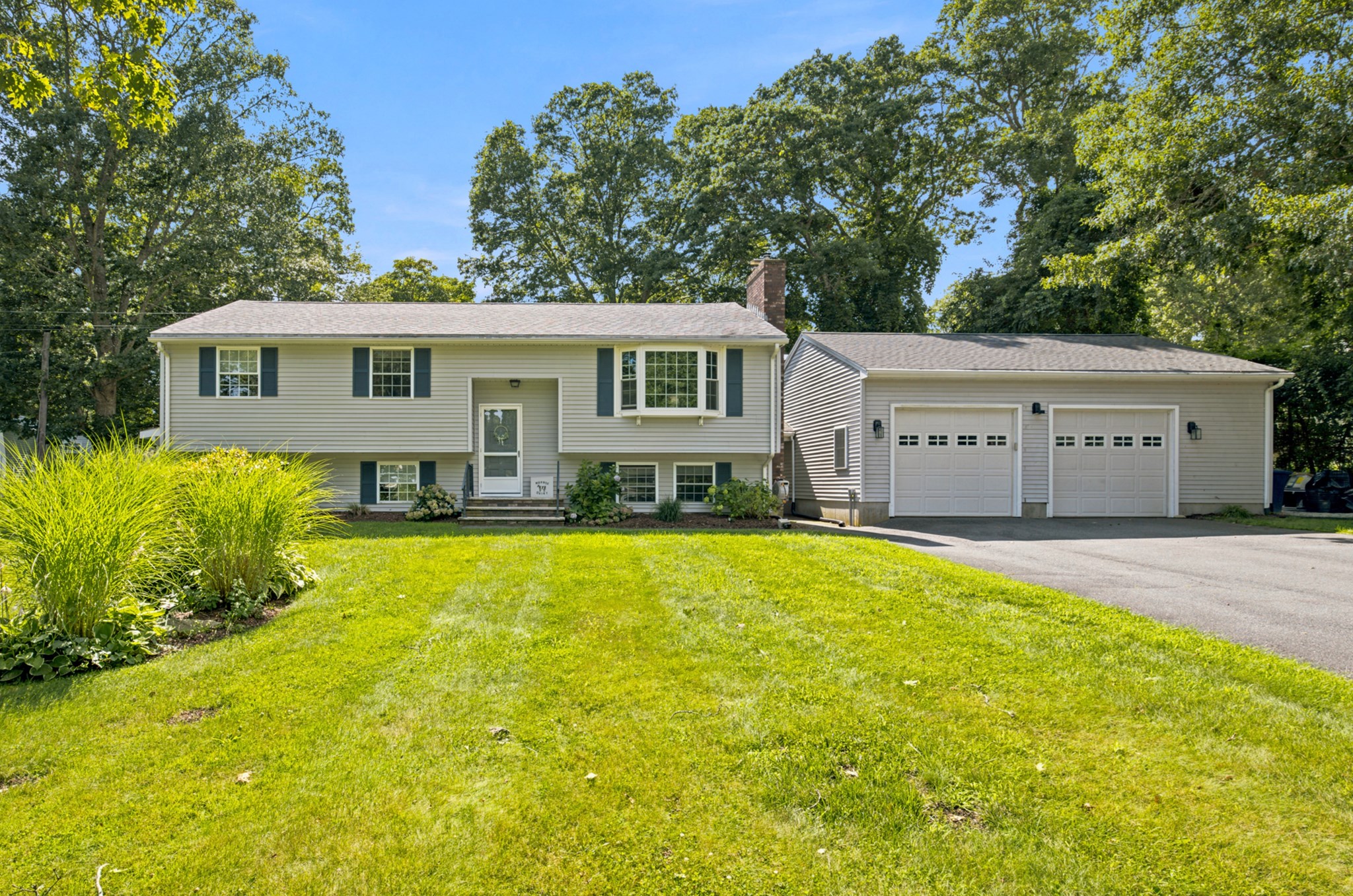 4-bed Single Family at 19 Sawdy Pond Avenue, Tiverton