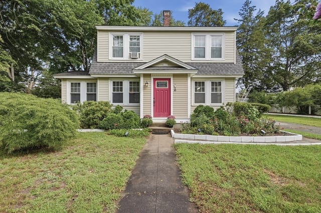 3-bed Single Family at 101 Pleasant St, Tewksbury