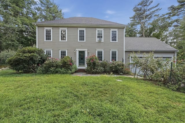 4-bed Single Family at 700 Main.St, Wareham
