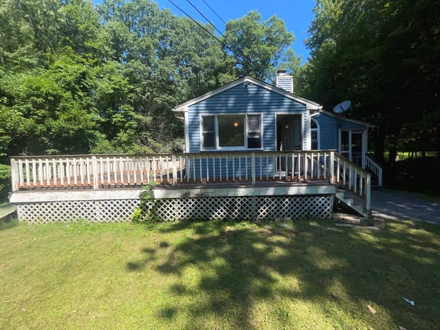 Casa Unifamiliar de 4 quartos em 249 Granite St, Leominster