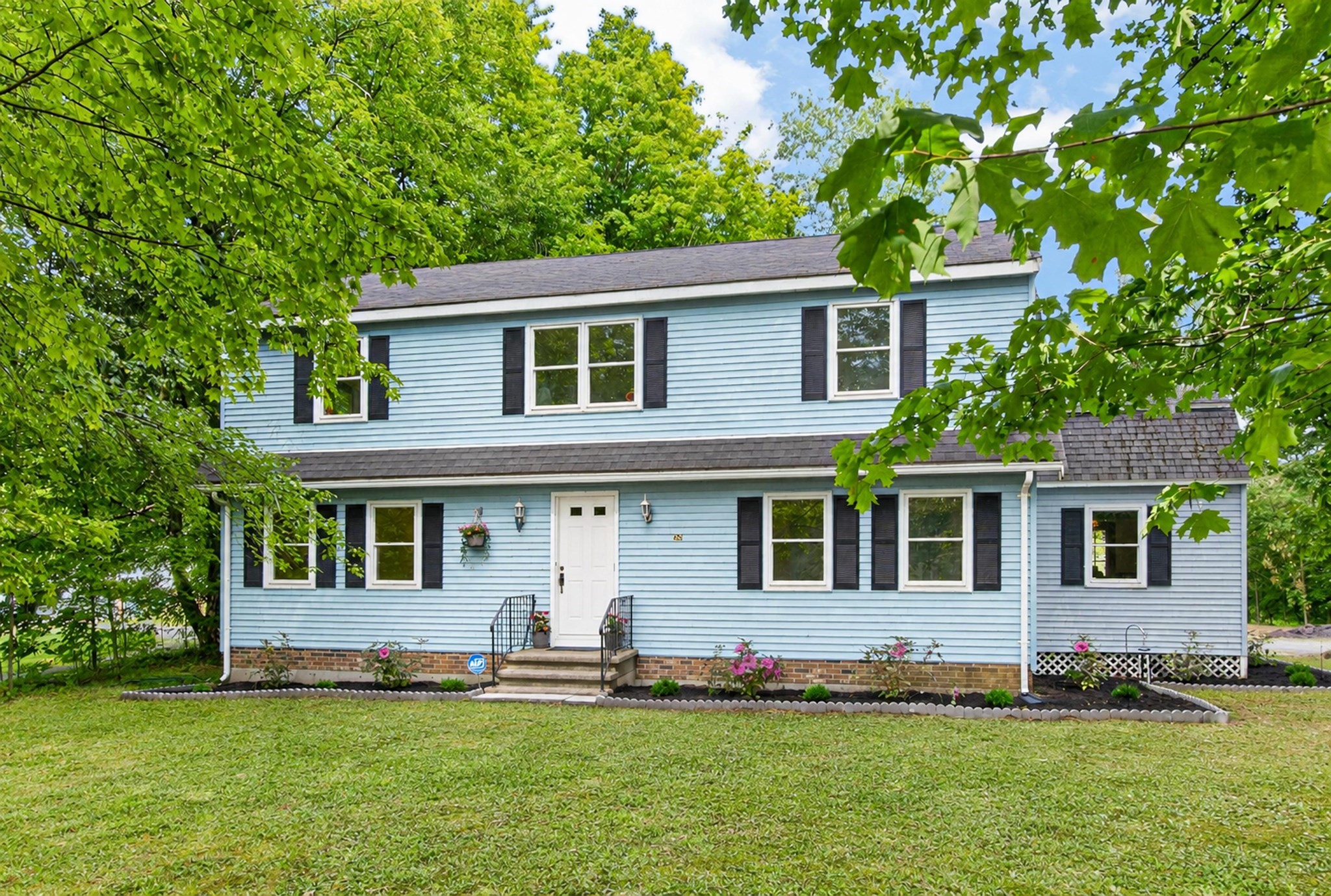 4-bed Single Family at 240 Taylor St, Littleton