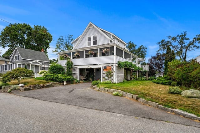2-bed Single Family at 13 Riverside Rd, Gloucester