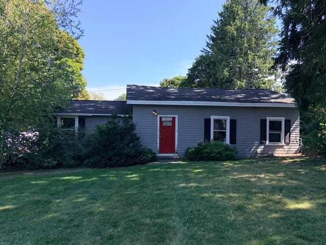 2-bed Single Family at 110 River St, Hudson