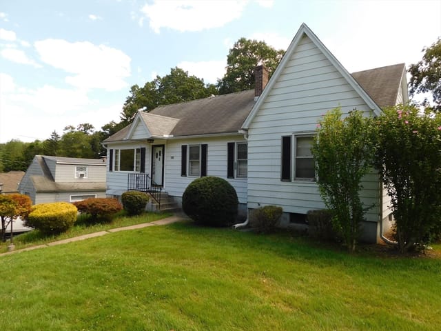 3-bed Single Family at 103 Chester Street, West Springfield