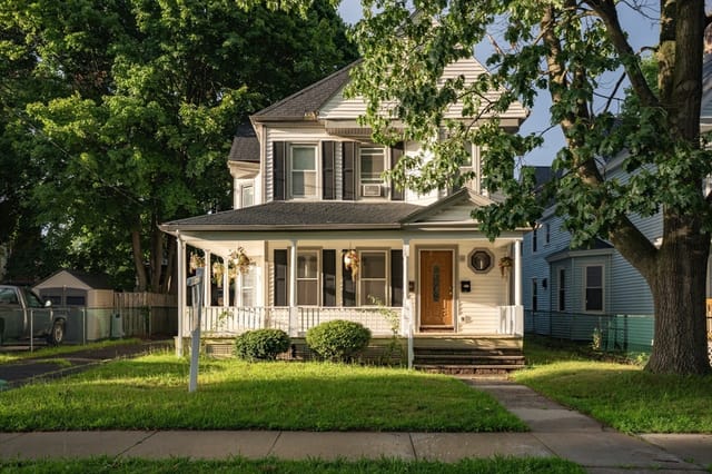 5-bed Single Family at 51 View St, Holyoke