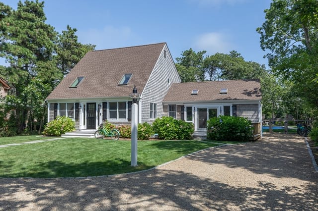 3-bed Single Family at 21 Vickers Street, Edgartown