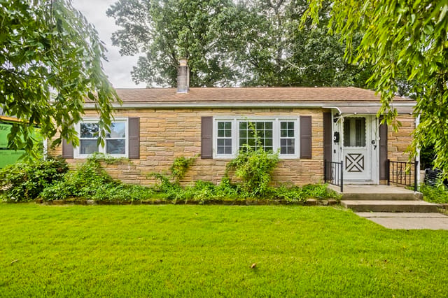 2-bed Single Family at 67 Warwick Rd, Chicopee