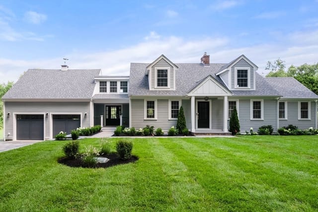 4-bed Single Family at 63 Main St., Dover