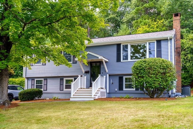 3-bed Single Family at 18 Ruthellen Road, Hudson