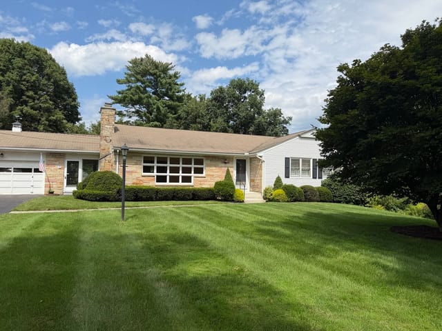 3-bed Single Family at 10 Shady Ln, Wilbraham