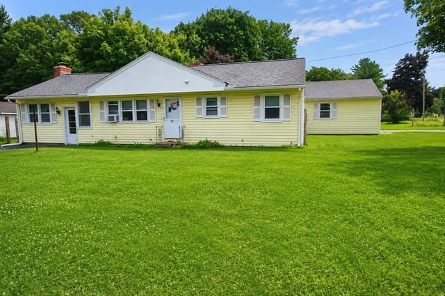 3-bed Single Family at 27 Feeding Hills Rd, Southwick