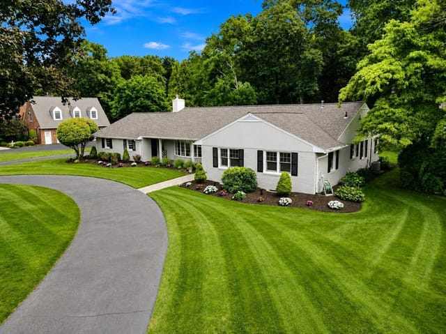 Casa Unifamiliar de 3 quartos em 131 Prynnwood Rd, Longmeadow