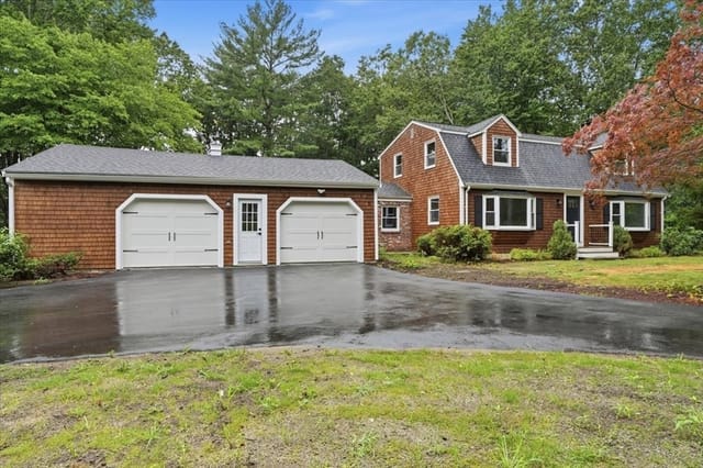 4-bed Single Family at 37 Orchard Dr, Pembroke