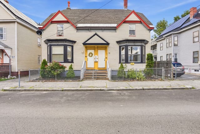 Multifamiliar de 7 habitaciones en 30-32 Washington St, Lawrence