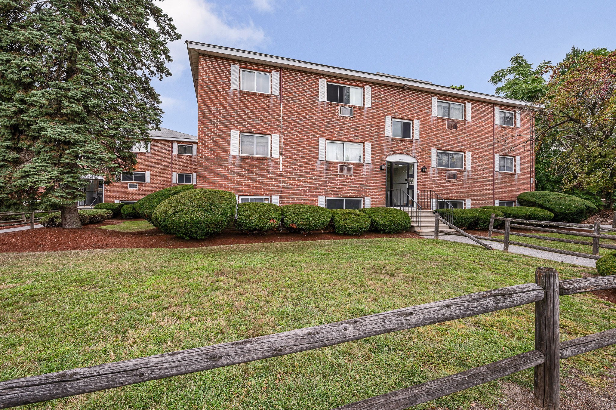 2-bed Condo at 7 Glen Ave # 7, Chelmsford