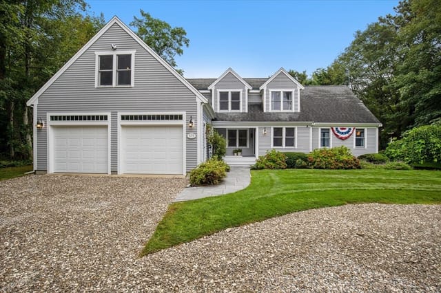 4-bed Single Family at 575 Harwich Rd, Brewster