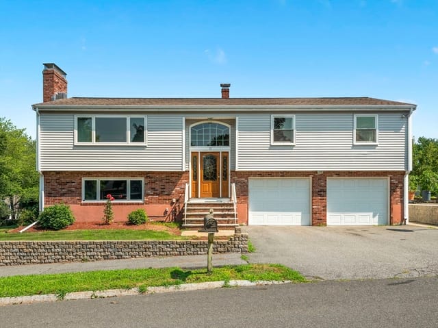 4-bed Single Family at 15 Vista Ave, Salem