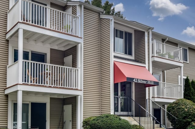 Condominio de 2 habitaciones en 42 Silver Hill Lane # 5, Natick