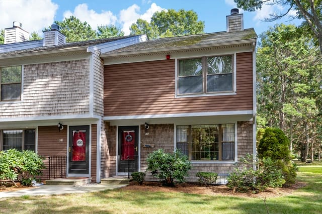 2-bed Condo at 195 Falmouth Rd # 3F, Mashpee