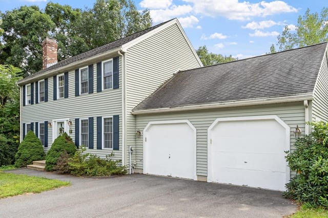 3-bed Single Family at 64 Jordans Way, Leominster