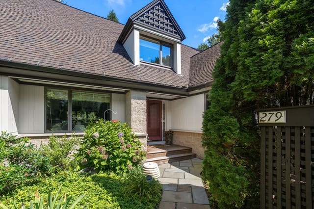3-bed Condo at 279 Nahanton St # 279, Newton