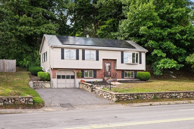 Casa Unifamiliar de 3 habitaciones en 849 Washington St, Dedham