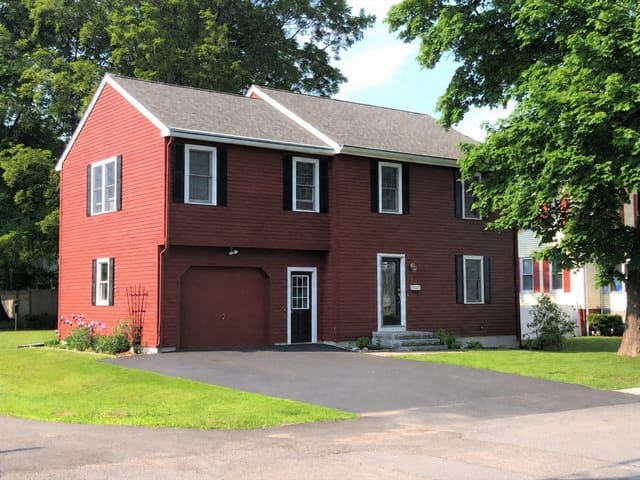 4-bed Single Family at 21 Chester St, Amesbury