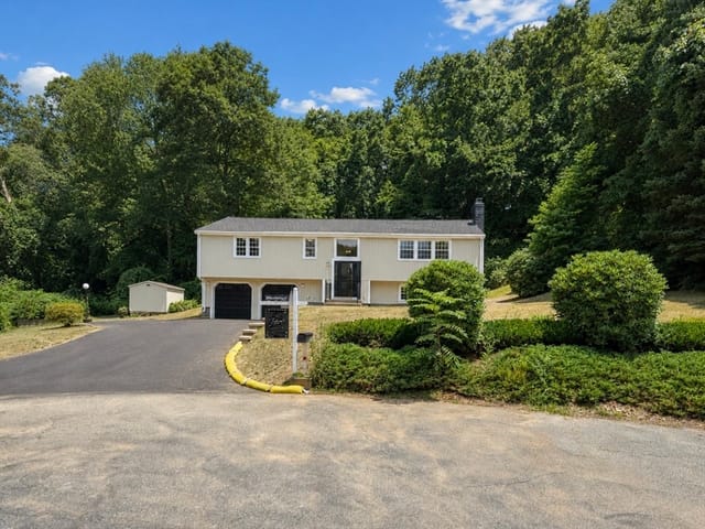 4-bed Single Family at 9 Pavia Place, Framingham