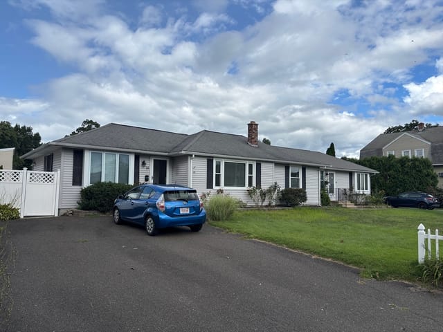 4-bed Single Family at 16 Kaveney St, Chicopee