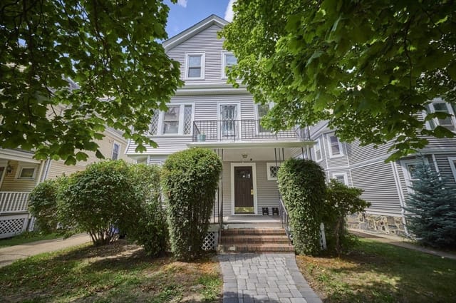 Multifamiliar de 5 quartos em 78 Fellsway West, Somerville