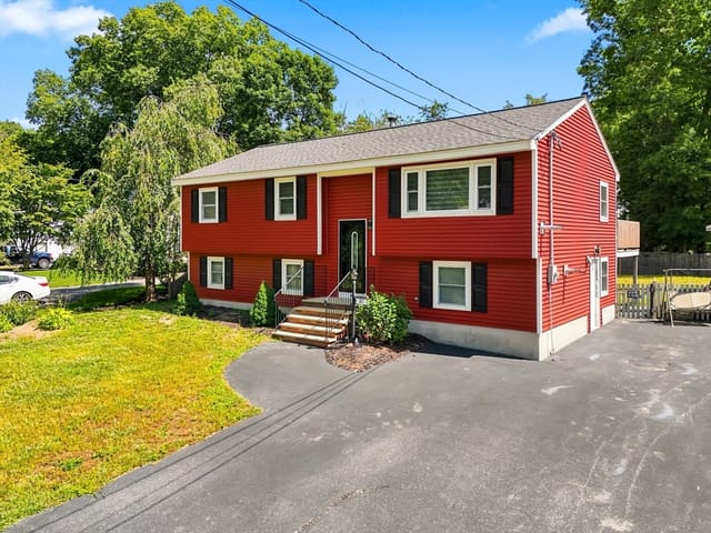 4-bed Single Family at 51 Broad Street, Billerica