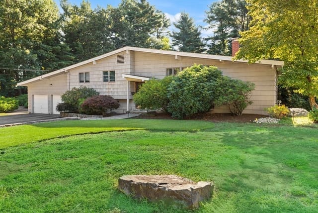 4-bed Single Family at 18 Jefferson Ave, Sharon