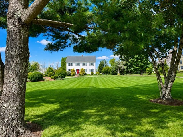 4-bed Single Family at 60 Osgood Rd., Sterling
