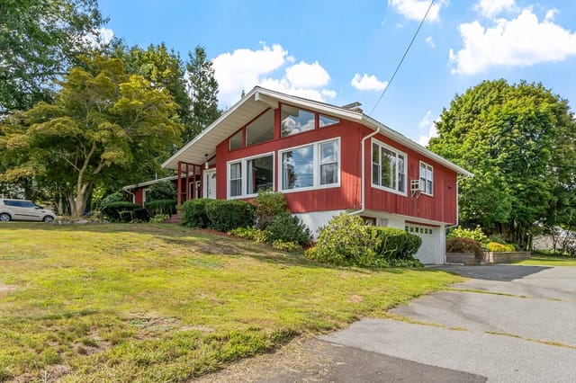 4-bed Multi-Family at 90-92 East St, Methuen