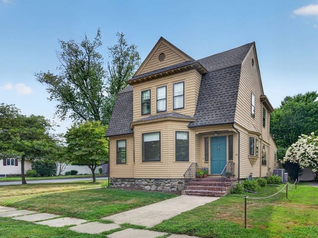 Casa Unifamiliar de 3 quartos em 33 Lexington Ave, Haverhill