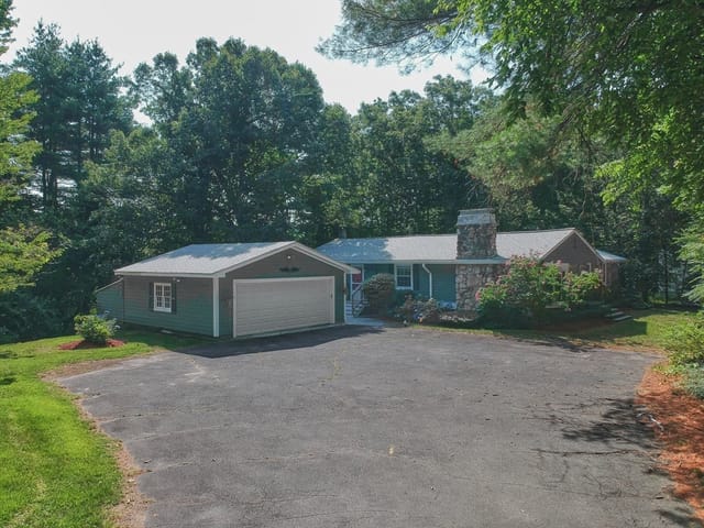 3-bed Single Family at 360 Wood St, Hopkinton