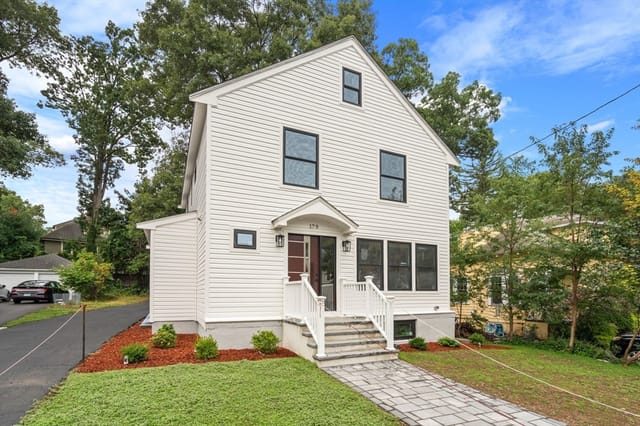 3-bed Single Family at 179 Woodcliff Rd, Newton