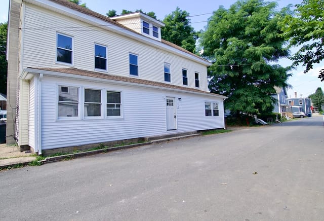 Multifamiliar de 10 habitaciones en 11-13 Webb Ct, Ware