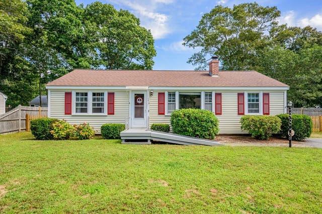 3-bed Single Family at 54 Holly, Yarmouth