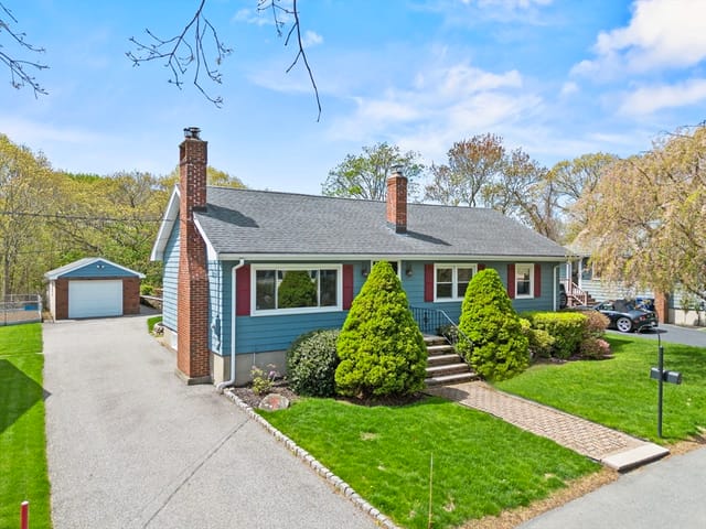 3-bed Single Family at 7 Cedarcrest Rd, Salem