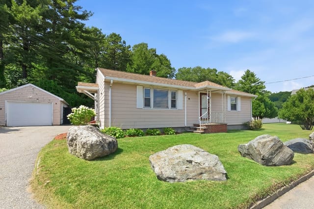2-bed Single Family at 1100 Main St, Woburn
