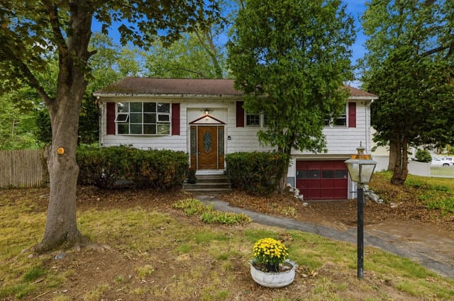 3-bed Single Family at 27 Forest Park Ave, Billerica