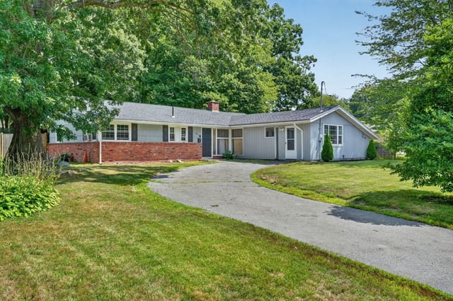 3-bed Single Family at 223 Elsie Rd, Brockton