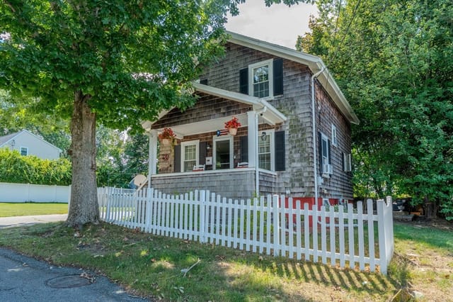 3-bed Single Family at 135 Thurber Ave, Somerset
