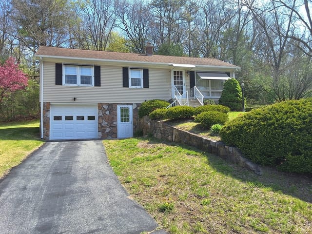 3-bed Single Family at 4 Emelda St, Palmer